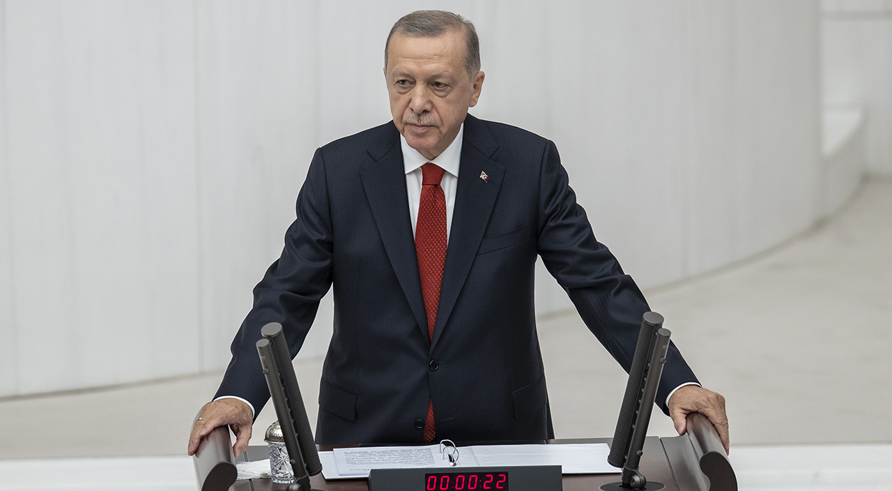 Son dakika: Meclis'te mesai başladı! Cumhurbaşkanı Erdoğan'dan yeni anayasa ve asgari ücret zammı mesajı