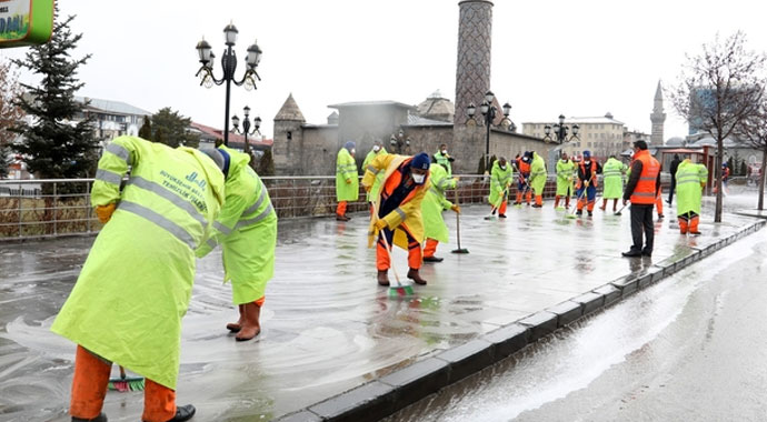Erzurum Büyükşehir Belediyesi yoğun çalışıyor: Covid-19 mücadelesi takdir topluyor