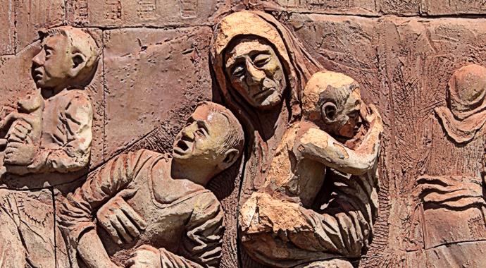 Taş duvara ilmek ilmek işlenen tarih