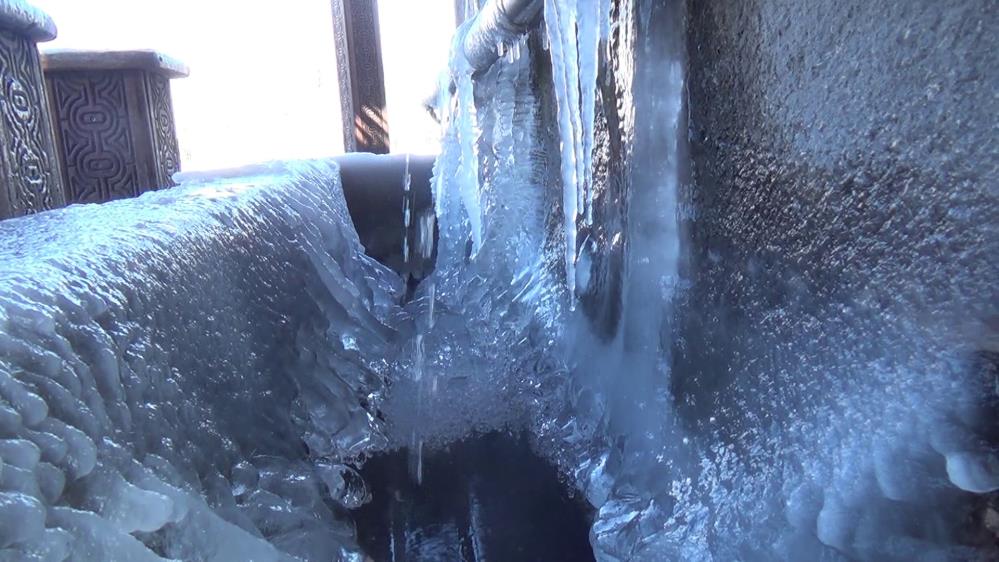 Erzurum buz kesti: Eksi 28