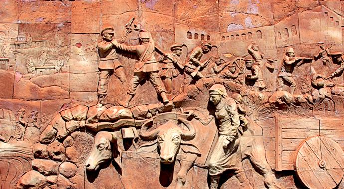 Taş duvara ilmek ilmek işlenen tarih