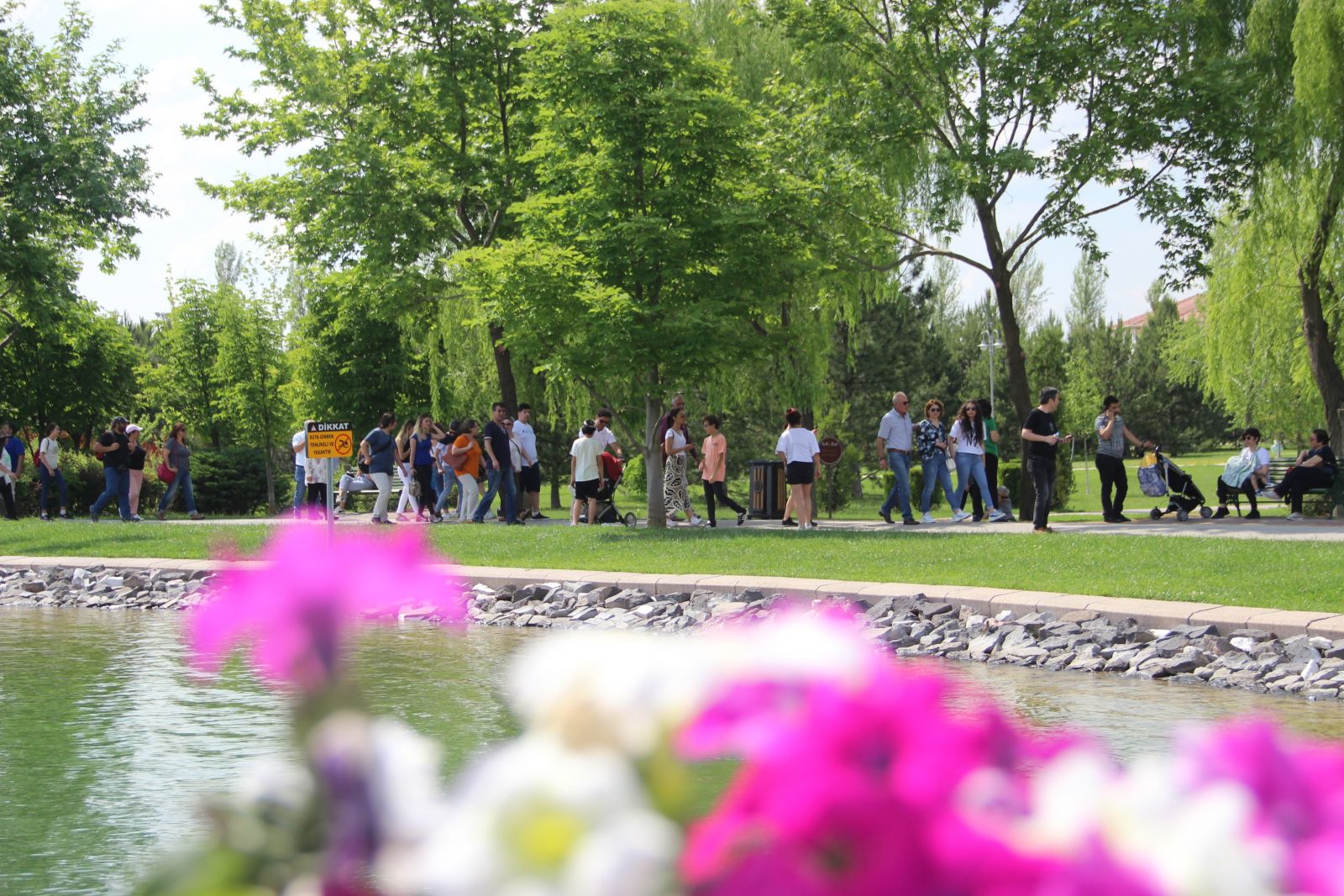 Bayram tatilinde Bodrum'u, Çeşme'yi bırakıp Eskişehir'e geldiler