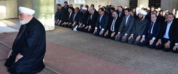 Esad bayram namazını sembol kentte kıldı