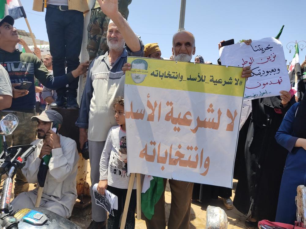 Kimyasal silah kullandığı adreste... Esad Duma’da oy kullandı