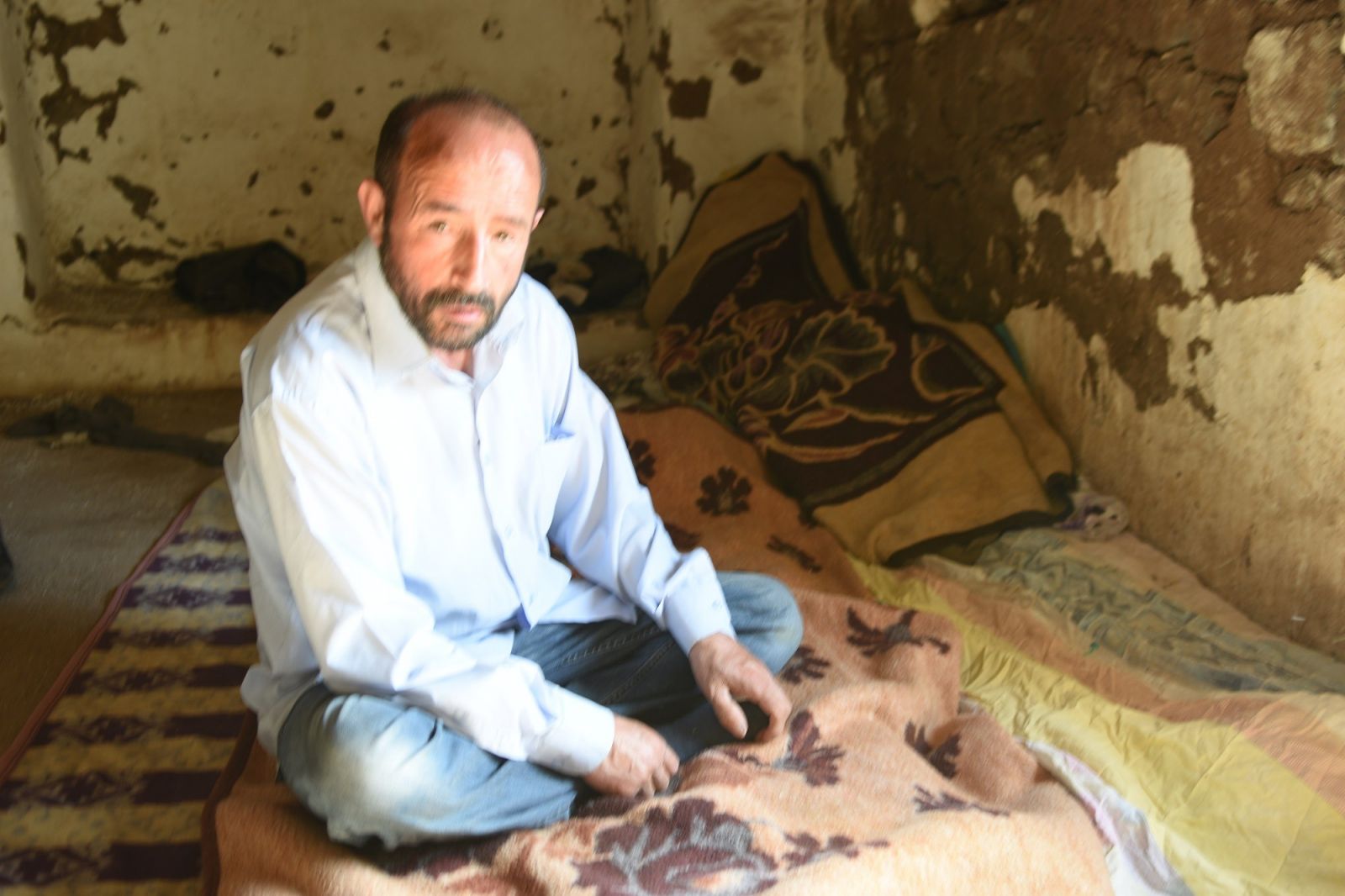 Eşi ve çocukları tarafından terk edilen adamın dramı yürek burktu