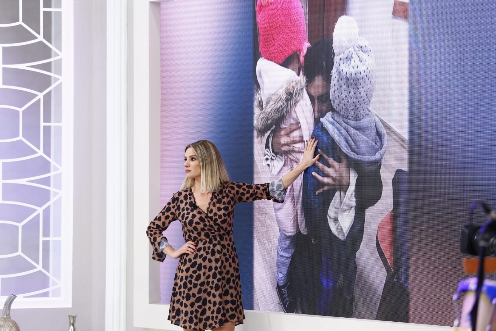 3,5 yıldır görmediği çocuklarına Esra Erol sayesinde kavuştu