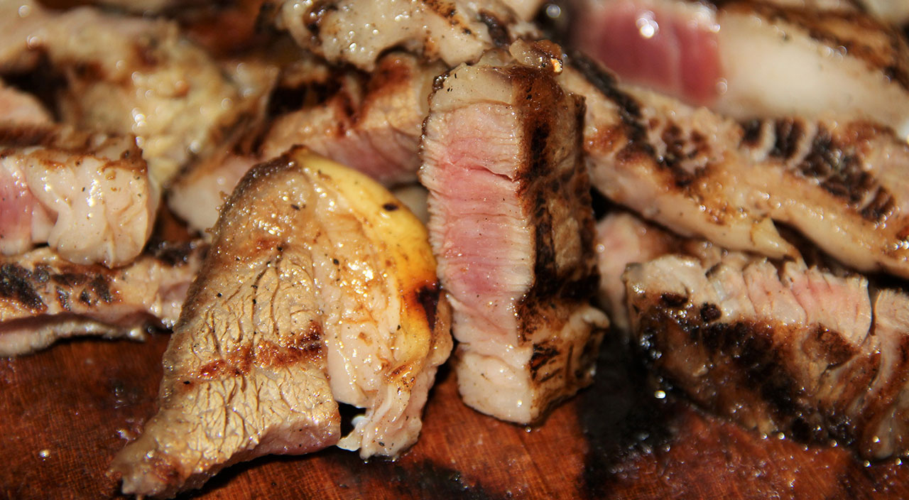 Bu etin kilosu tam 16 bin lira: 'Altın suyu'na bandırılıyor, 60 gün dinlendiriliyor