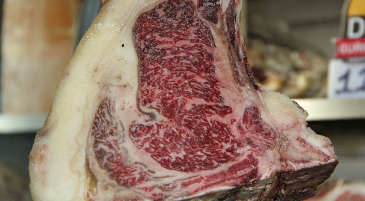 Bu etin kilosu tam 16 bin lira: 'Altın suyu'na bandırılıyor, 60 gün dinlendiriliyor