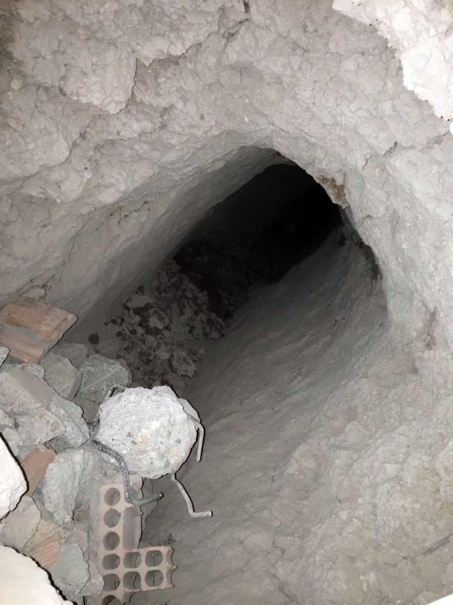 Evin altındaki tünelden silah ve mühimmat çıktı!