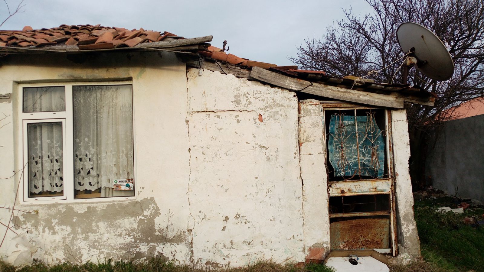 Evi soyup soğana çevirdiler yetmedi, tuvalet kapısını bile çaldılar: 4 tutuklama