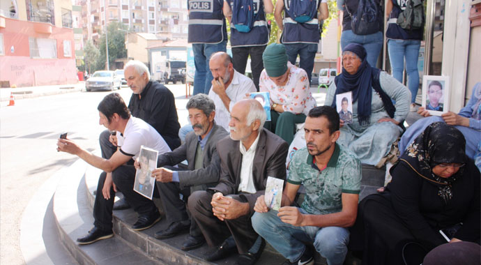 HDP önündeki eylem 8. gününde... Bekleyen aile sayısı 21'ye yükseldi