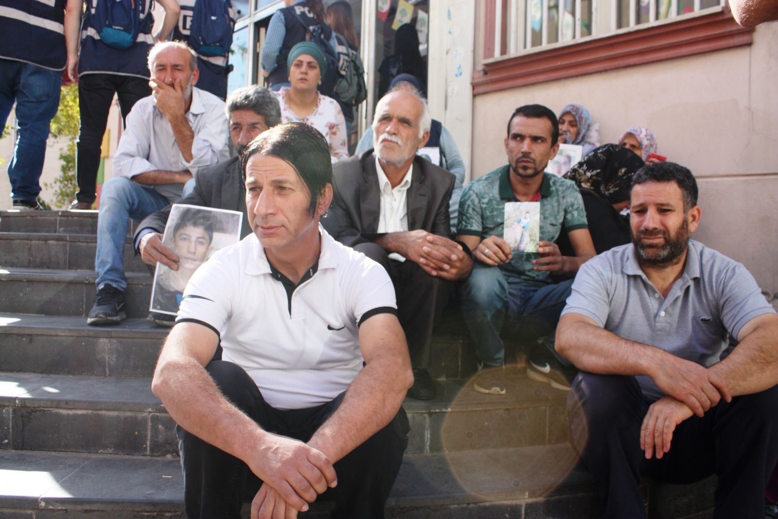 HDP önündeki eylem 8. gününde... Bekleyen aile sayısı 21'ye yükseldi