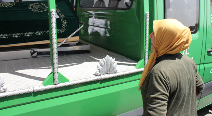 Eyüpsultan’da çukura düşerek ölen küçük Baran gözyaşlarıyla uğurlandı