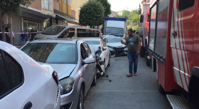 Eyüpsultan’da freni patlayan kamyon 9 aracı biçti