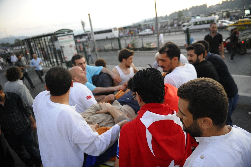 O gece alçaklar darbeye direnenleri böyle katletmişti