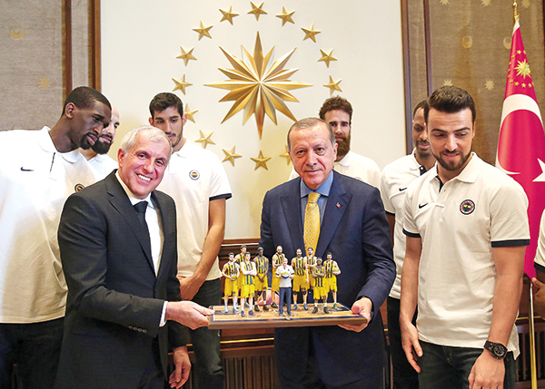 Fenerbahçe uzun süredir uğraştığı transferde mutlu sona ulaştı!