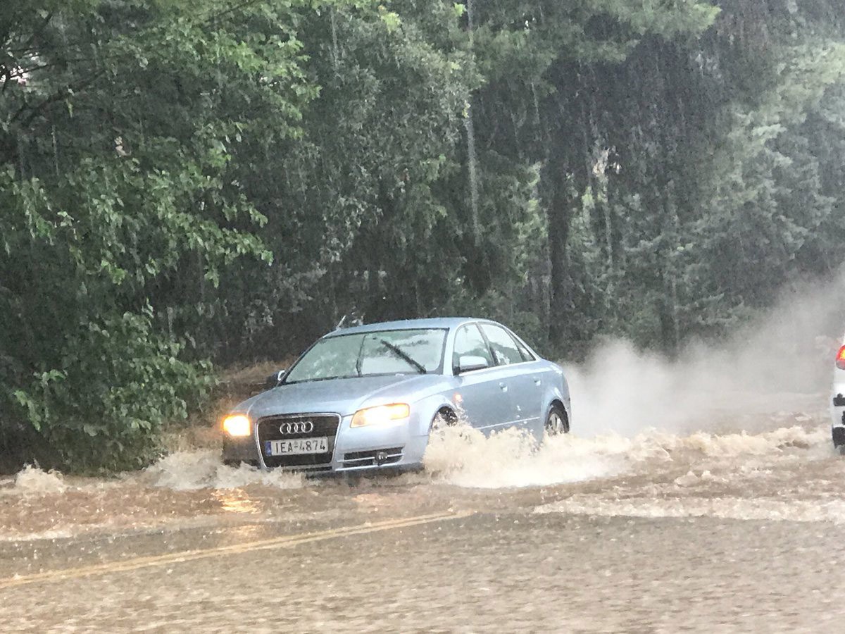 Son Dakika!... Yunanistan yangın felaketinin ardından şimdi de sel ile boğuşuyor