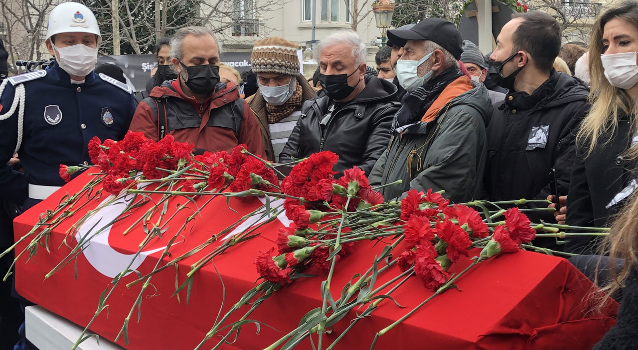 Yeşilçam'ın usta ismi Fatma Girik son yolculuğuna uğurlandı