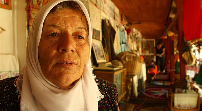 Fatma Efe, evini kültür evine dönüştürdü