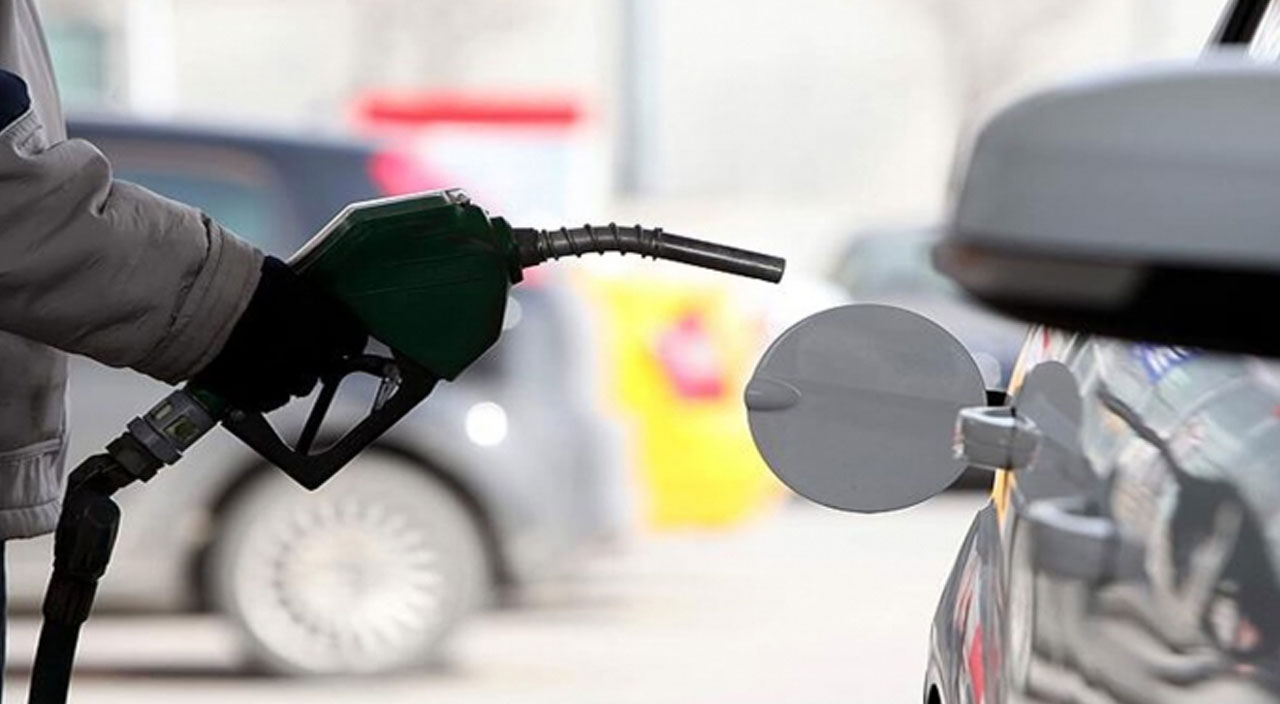 Benzin ve motorine peş peşe indirim! Benzin kaç TL oldu? 2 Nisan 2022 akaryakıt fiyatları