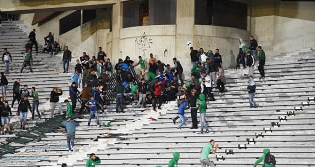 Maç savaş alanına döndü: 2 ölü, 54 yaralı