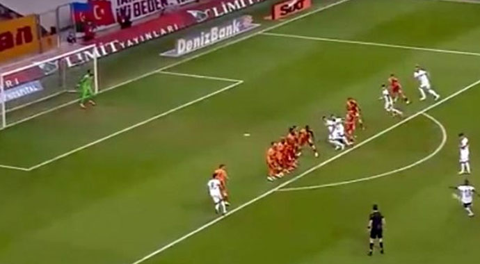 Fatih Öztürk'ün yaptığı hareketler Galatasaray taraftarını çileden çıkardı