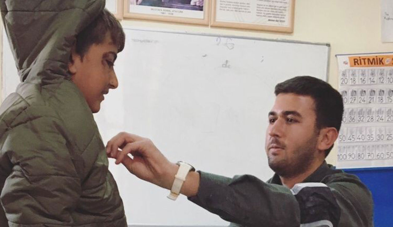 Fatih öğretmen, 28 bin talebeyi soğuktan kurtardı