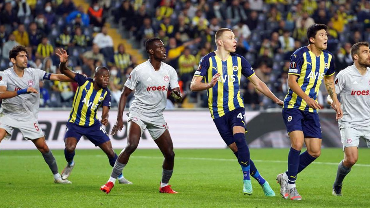 Fenerbahçe kendi sahasında 3-0 yenildi: Kanarya'ya Olympiakos şoku