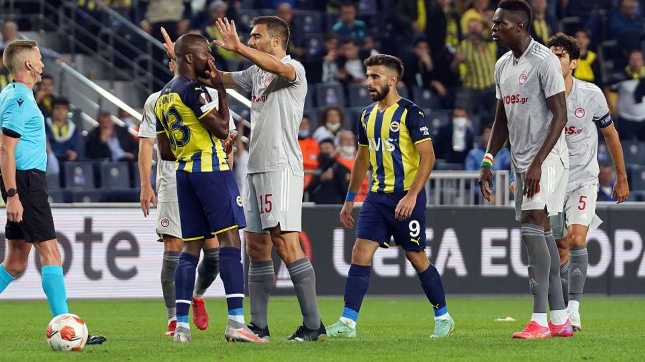 Fenerbahçe kendi sahasında 3-0 yenildi: Kanarya'ya Olympiakos şoku