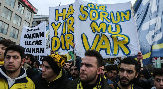 Fenerbahçeli taraftarlar TFF’ye tepki için yürüdü
