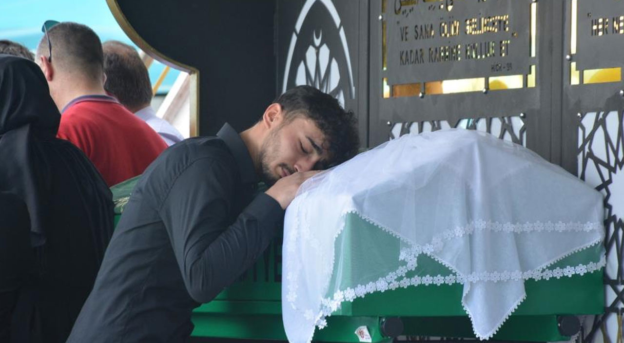 Cumhurbaşkanı Erdoğan, Niğde kazasında hayatını kaybeden Sude’nin cenazesine katıldı