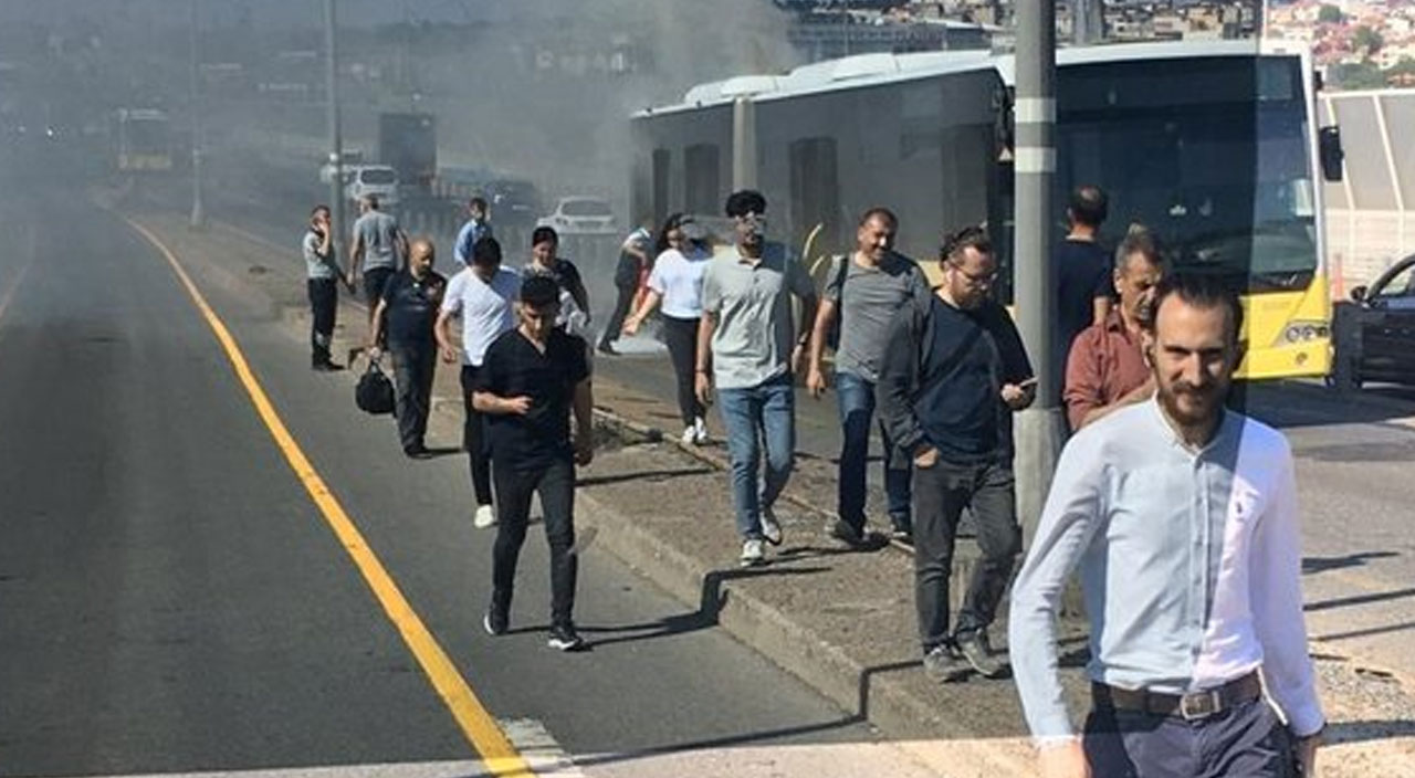 İstanbul'da metrobüs yandı! İstanbul'da metrobüs yandı!