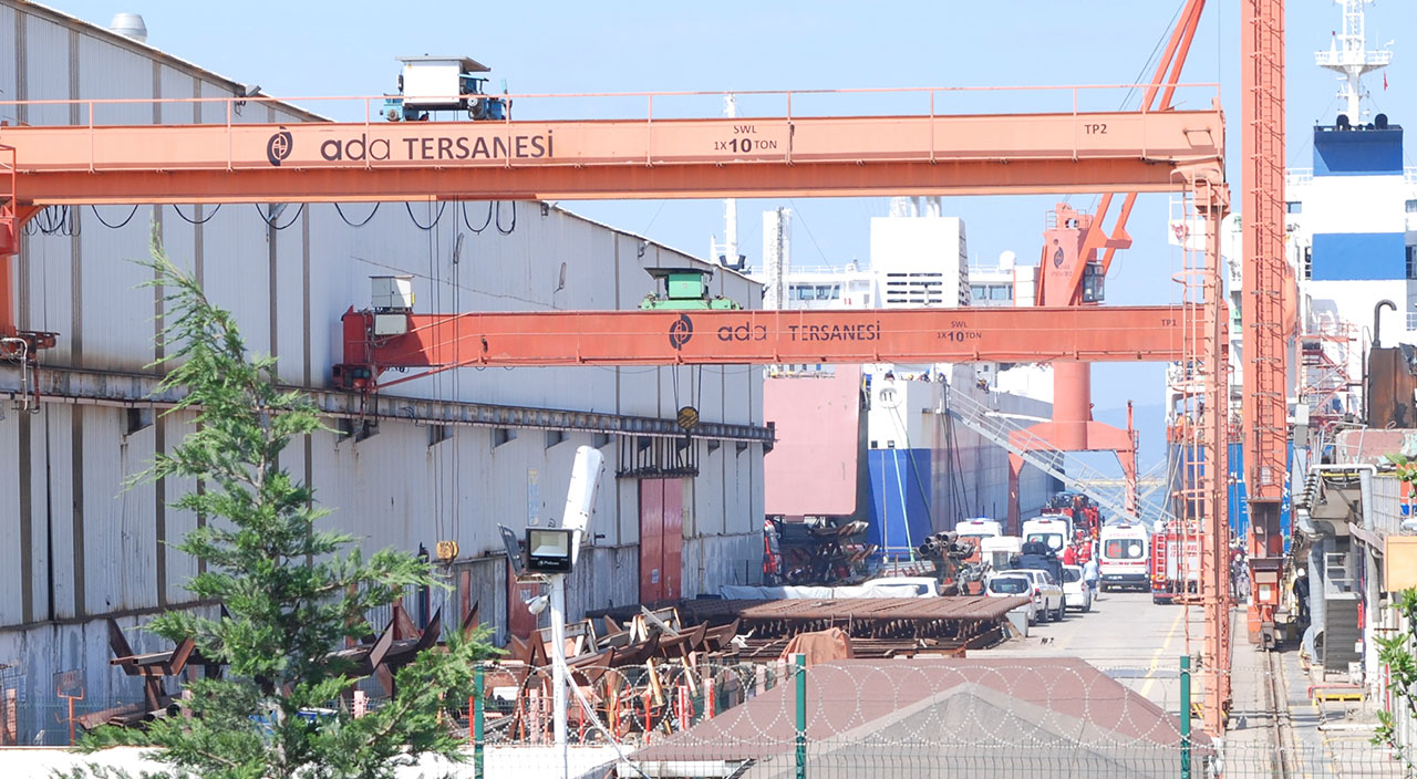 Tuzla'da bir tersanede patlama: Çok sayıda yaralı var
