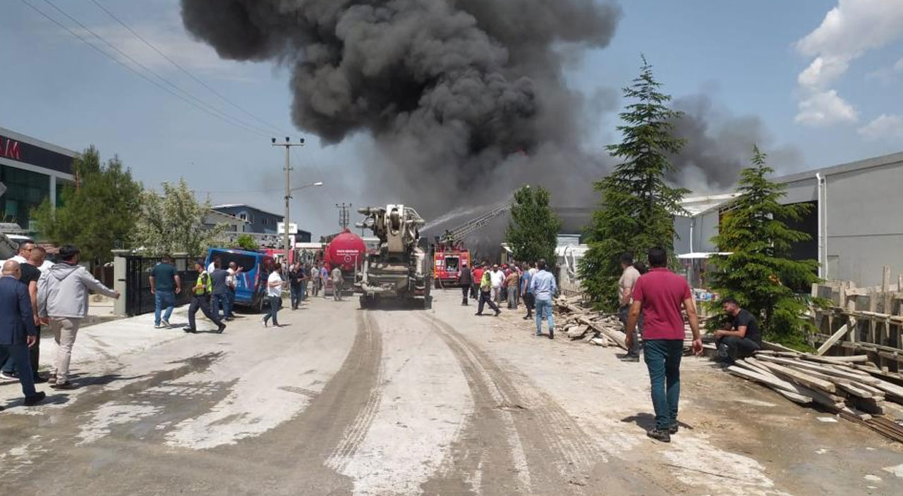 Uşak'ta tekstil fabrikasında yangın