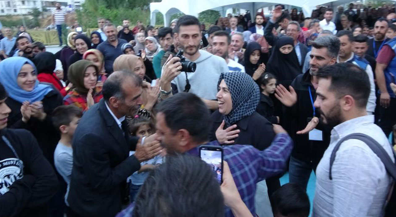 Çekilişle bedava ev dağıttı: 23 bin 700 kişi başvurdu