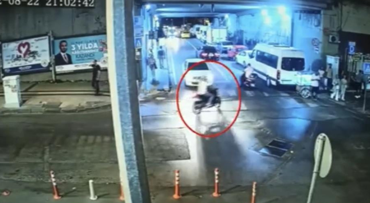Dehşet anları kamerada! İstanbul’da eski DSP İlçe Başkanı avukatın feci ölümü anbean yansıdı Dehşet anları kamerada! İstanbul’da eski DSP İlçe Başkanı avukatın feci ölümü anbean yansıdı