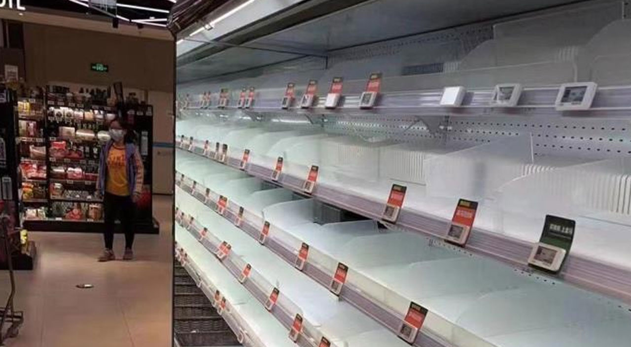 Pekin’de vakalar arttı, market rafları boşaldı