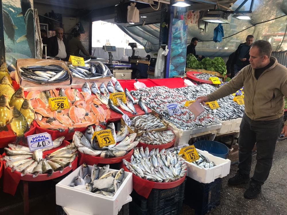 Balığın kilosu düştü, rağbet arttı