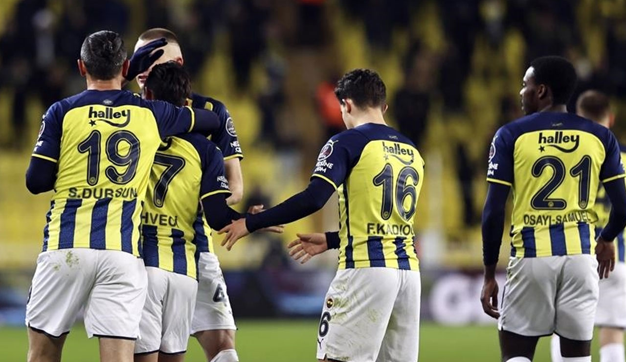 Fenerbahçe, Altay'ı evinde 2-1 yendi