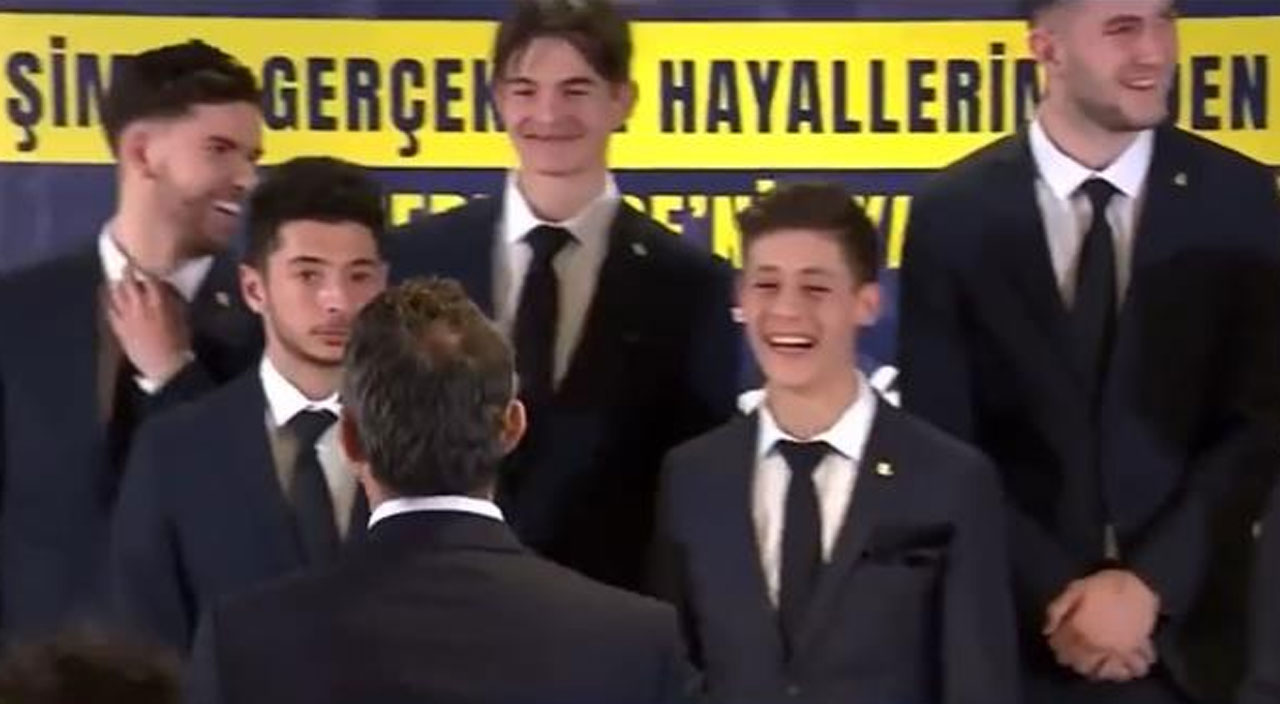 Ali Koç sordu, herkes kahkahaya boğuldu! İmza töreninde ilginç anlar