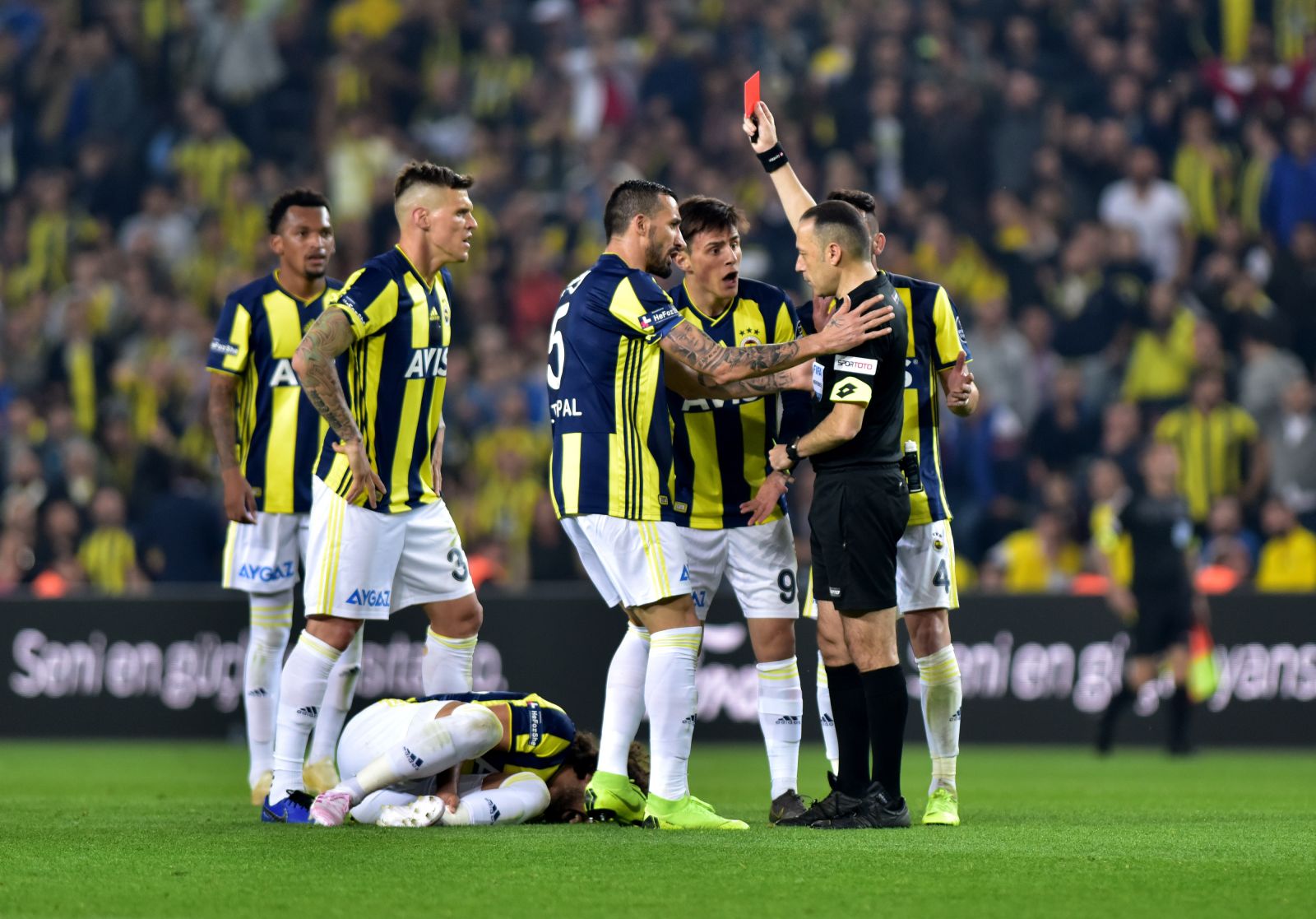 Fenerbahçe 1 puanı son saniyede kurtardı! (Fenerbahçe 1-1 Trabzonspor)