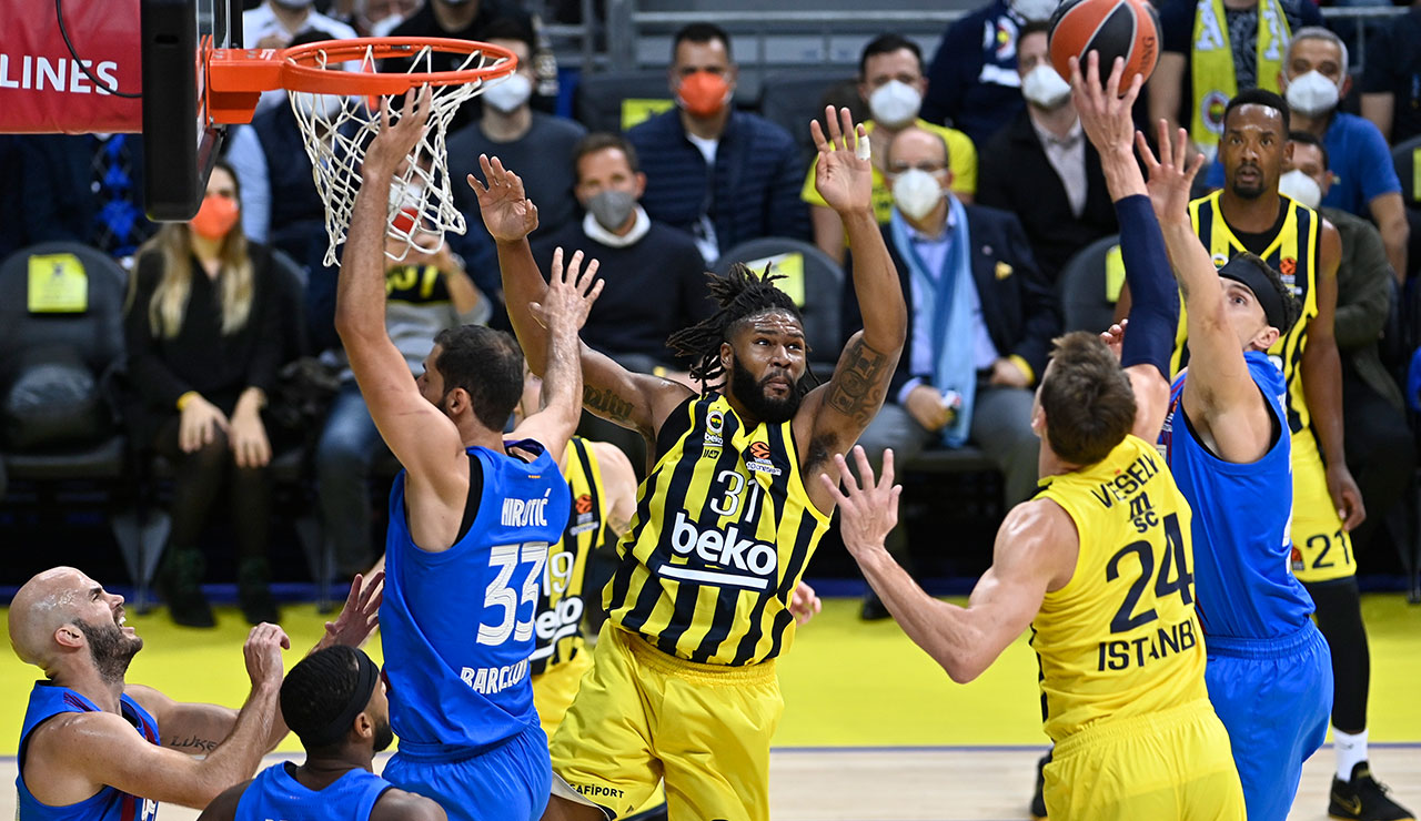 Barcelona mağlubiyeti sonrası Ali Koç ile taraftar arasında gerginlik