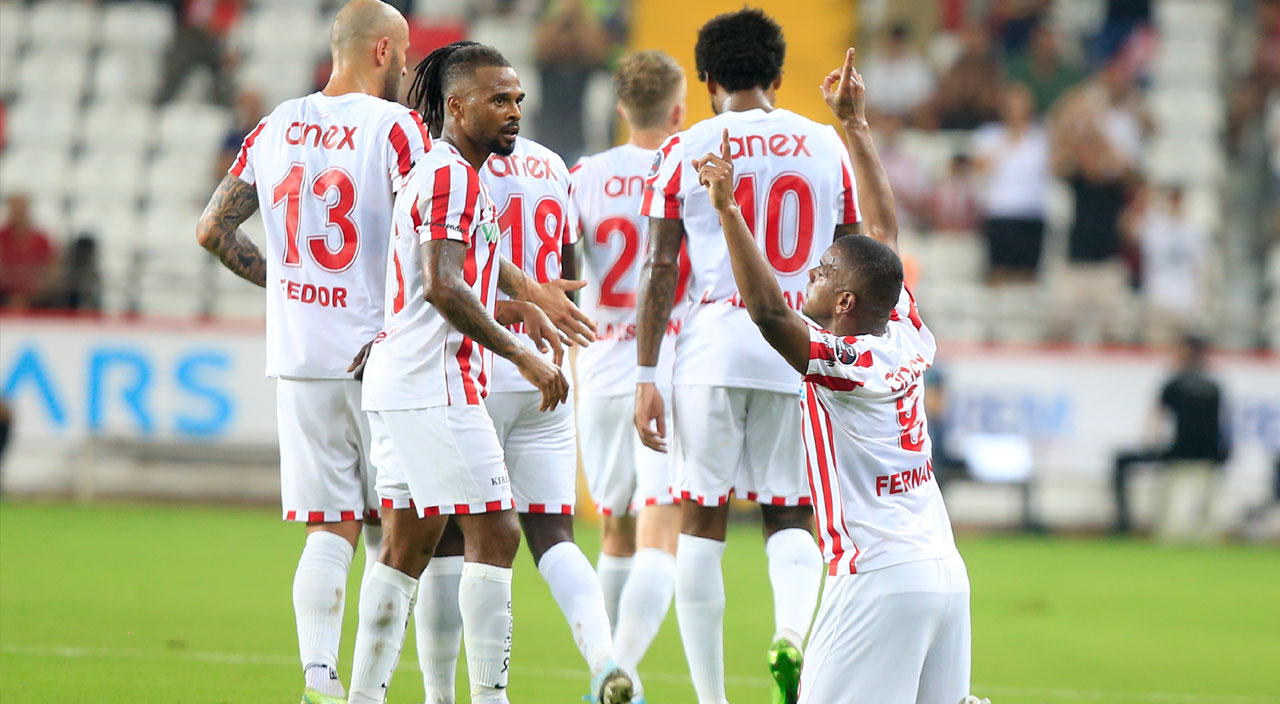 Antalyaspor şampiyon Trabzonspor'a 5 çekti! Nuri Şahin yine başardı...