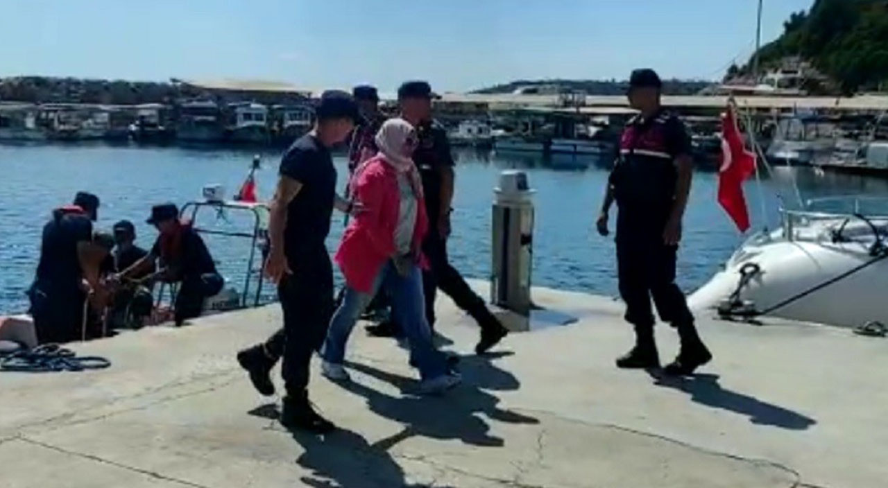 İzmir'de deniz yoluyla yurt dışına kaçmaya çalışan FETÖ şüphelileri yakalandı