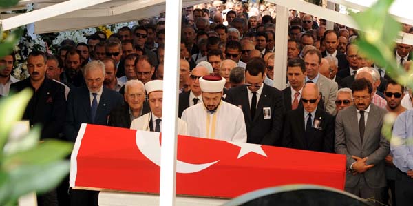 Ünlü iş adamı Feyyaz Berker son yolculuğuna uğurlandı