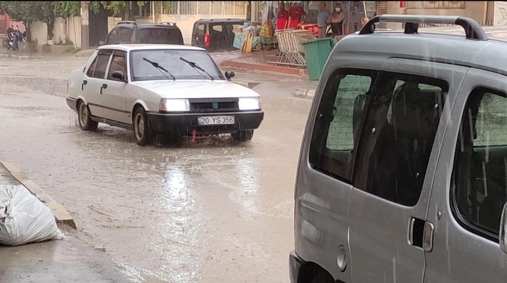 Denizli'ye aylar sonra yağmur yağdı