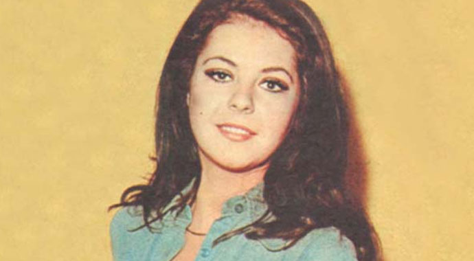 Görenler şoke oldu! Ünlü oyuncu Fatma Belgen pazarda bere satıyor