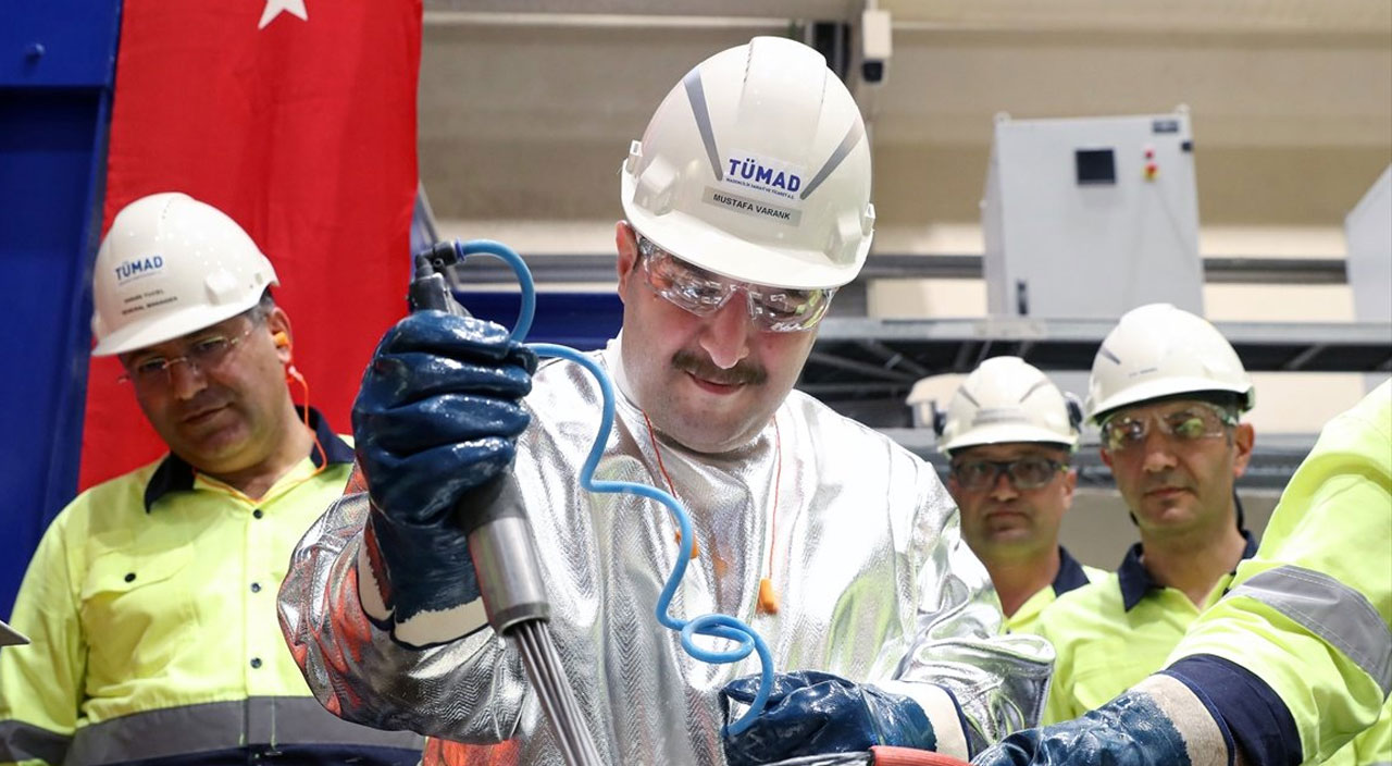 Bakan Varank: 100 milyar dolarlık altın ve gümüş toprak altında yatıyor