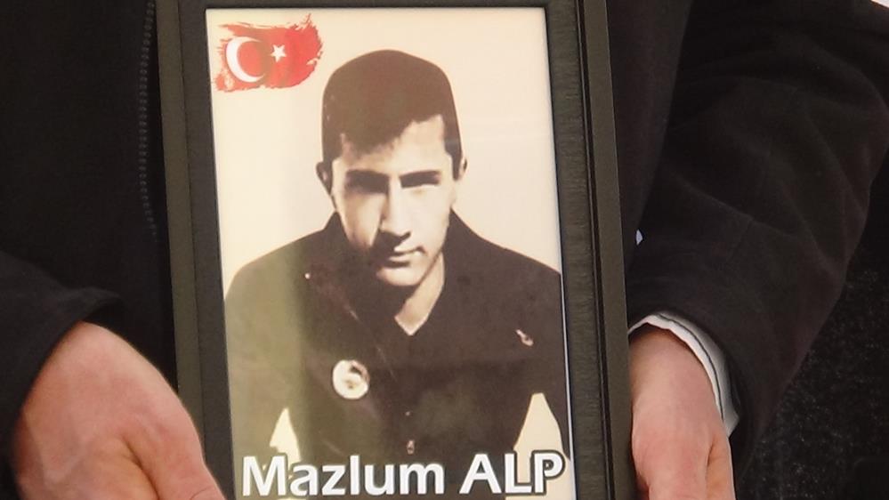 HDP önündeki evlat nöbetine bir aile daha katıldı