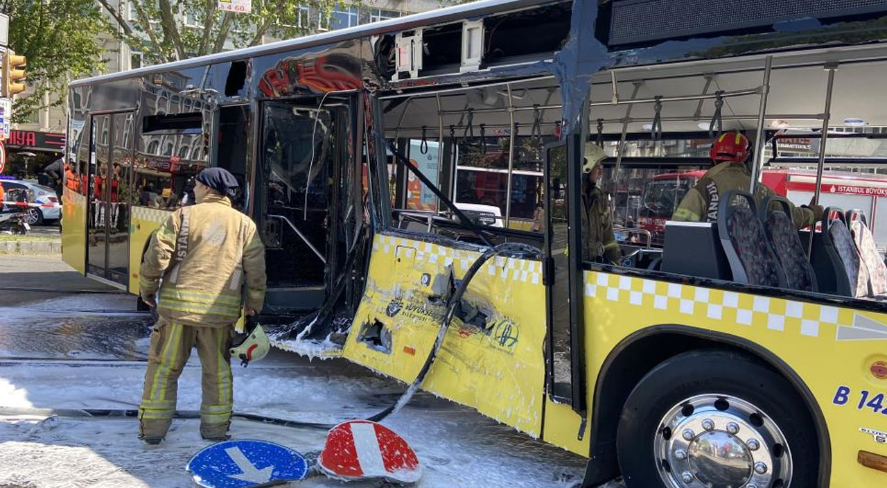 İETT otobüsü ile tramvay çarpıştı